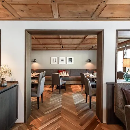 Schranz - In & Out Hotel 4*